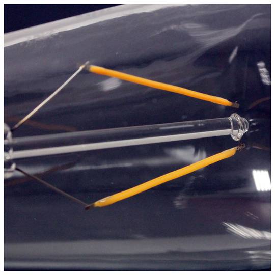 Bombeta LED ST64 E27 230VAC 2W llum càlida tipus vintage amb filaments