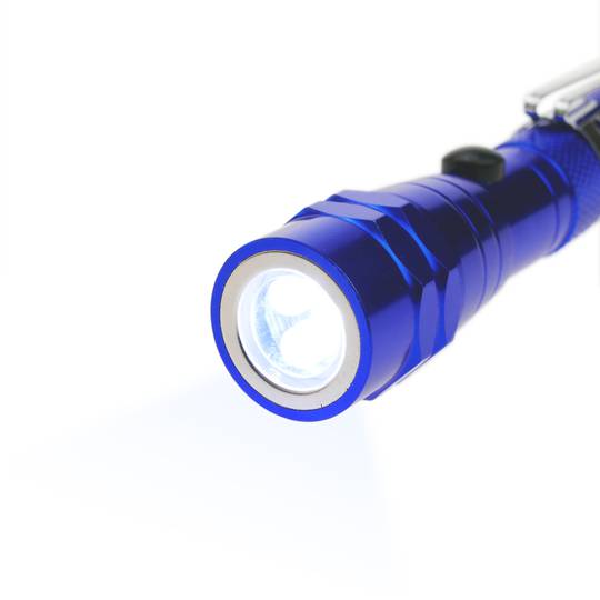 Linterna de alumínio extensível e orientable con 3 LEDs y da cor azul