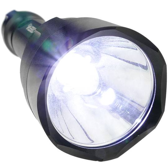 Linterna C8 de 2000 lúmenes de resistente aluminio