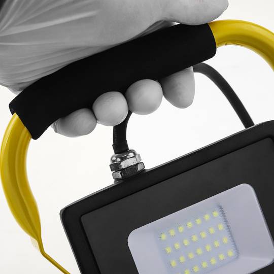 LED Spot IP65 portable 20W 220V 6500K met Standaard