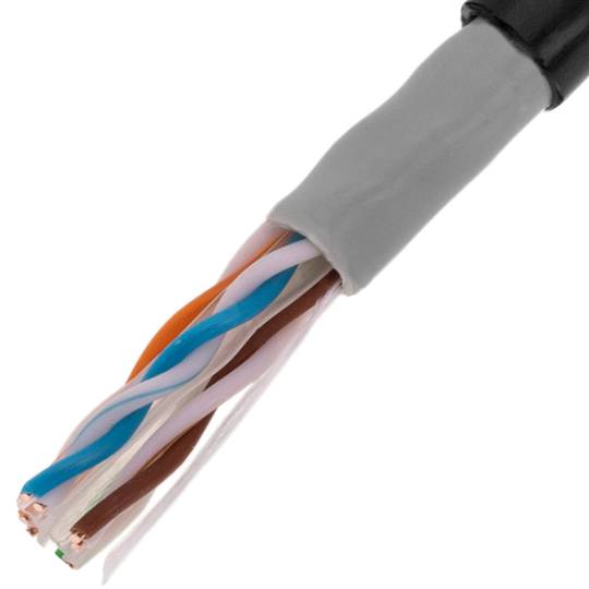 Sztywny, czarny bęben na kabel sieciowy Ethernet Cat. 6 UTP o długości 100 m do użytku na zewnątrz