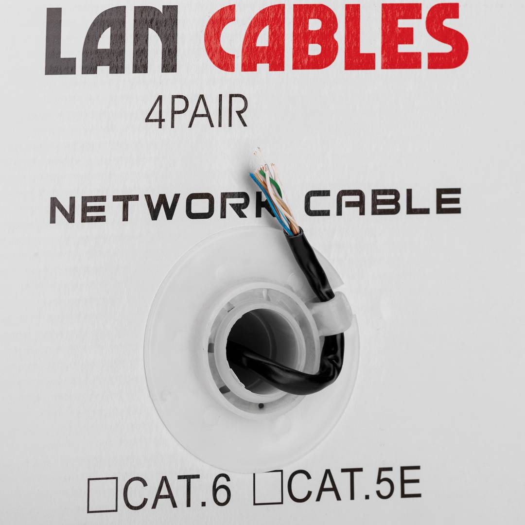 Enrouleur de câble réseau Ethernet rigide noir Cat.5e UTP CCA de 100 m