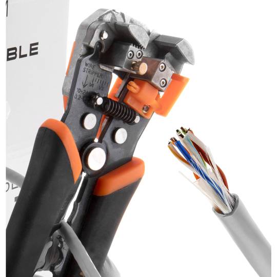 Kabel UTP Kategoria 6 24AWG CCA Sztywny biały 100m