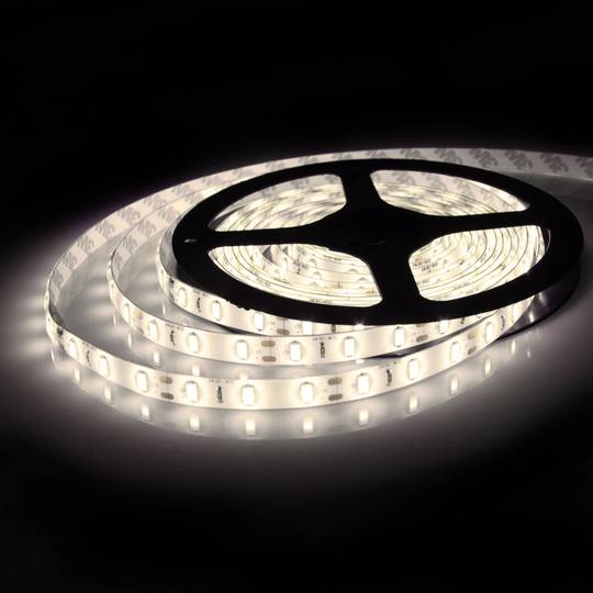 Striscia LED flessibile 13 lm/led 60 led/m 5m IP44 bianco caldo
