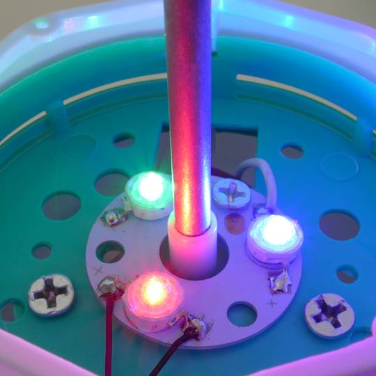 Birne LED mit RGB Farben und Disco Effekt 3W E27