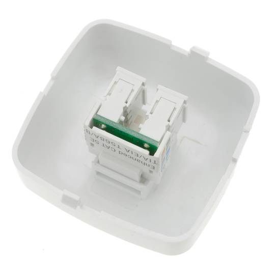Basis met RJ45-netwerkaansluiting aan de oppervlakte met wit frame van 80x80mm