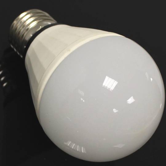 A60 lampadina LED 7W E27 3 livelli di luce 230VAC calda