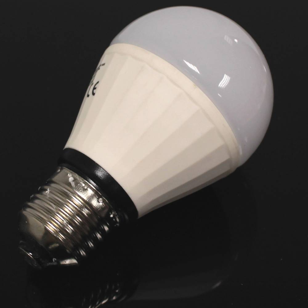 A60 lampadina LED 7W E27 3 livelli di luce 230VAC calda
