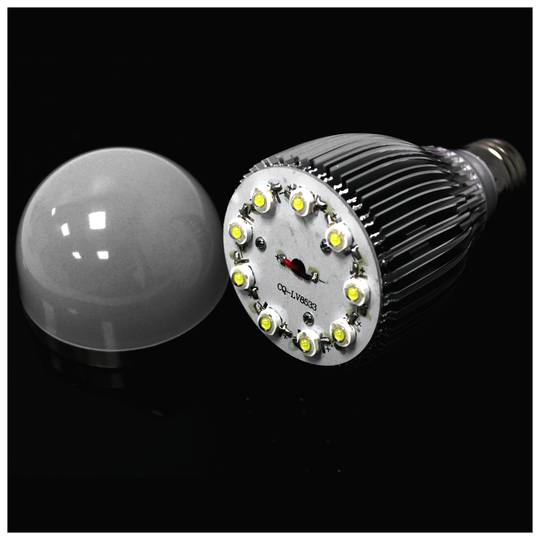 Ampoule LED G70 E27 230VAC 9W lumière chaude