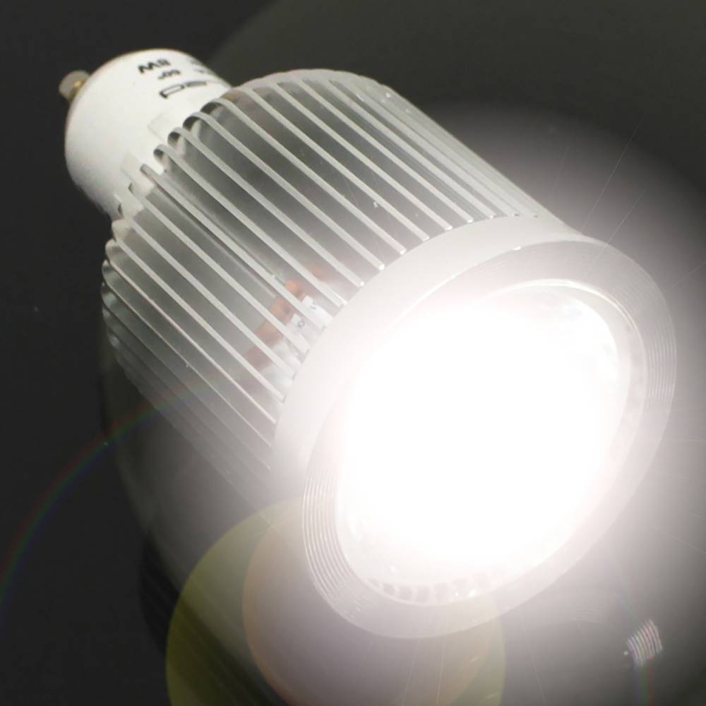 230V GU10 Lâmpada LED 8W dicróica 60 ° dia 50 milimetros