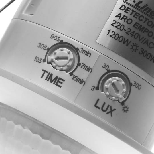 Infrarot Bewegungsmelder mit Deckeneinbau weiß