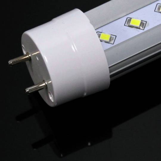 Tube LED T8 G13 230VAC 15W blanc chaud 3000K 26x900mm