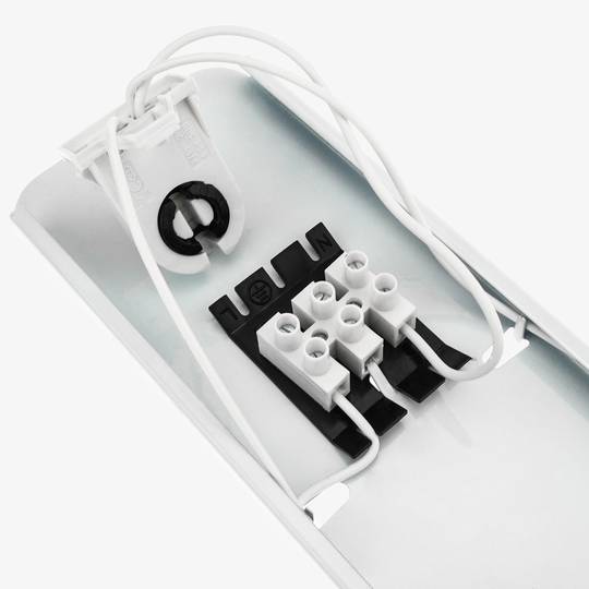Ecran étanche pour tube LED 1 x 1500 mm avec raccordement à une extrémité IP65 T8 G13