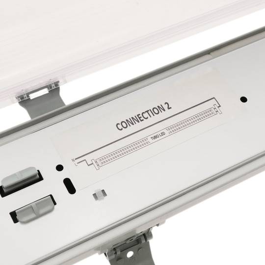 Waterproof screen for LED tube 1 x 600 mm with connection at two ends IP65 T8 G13