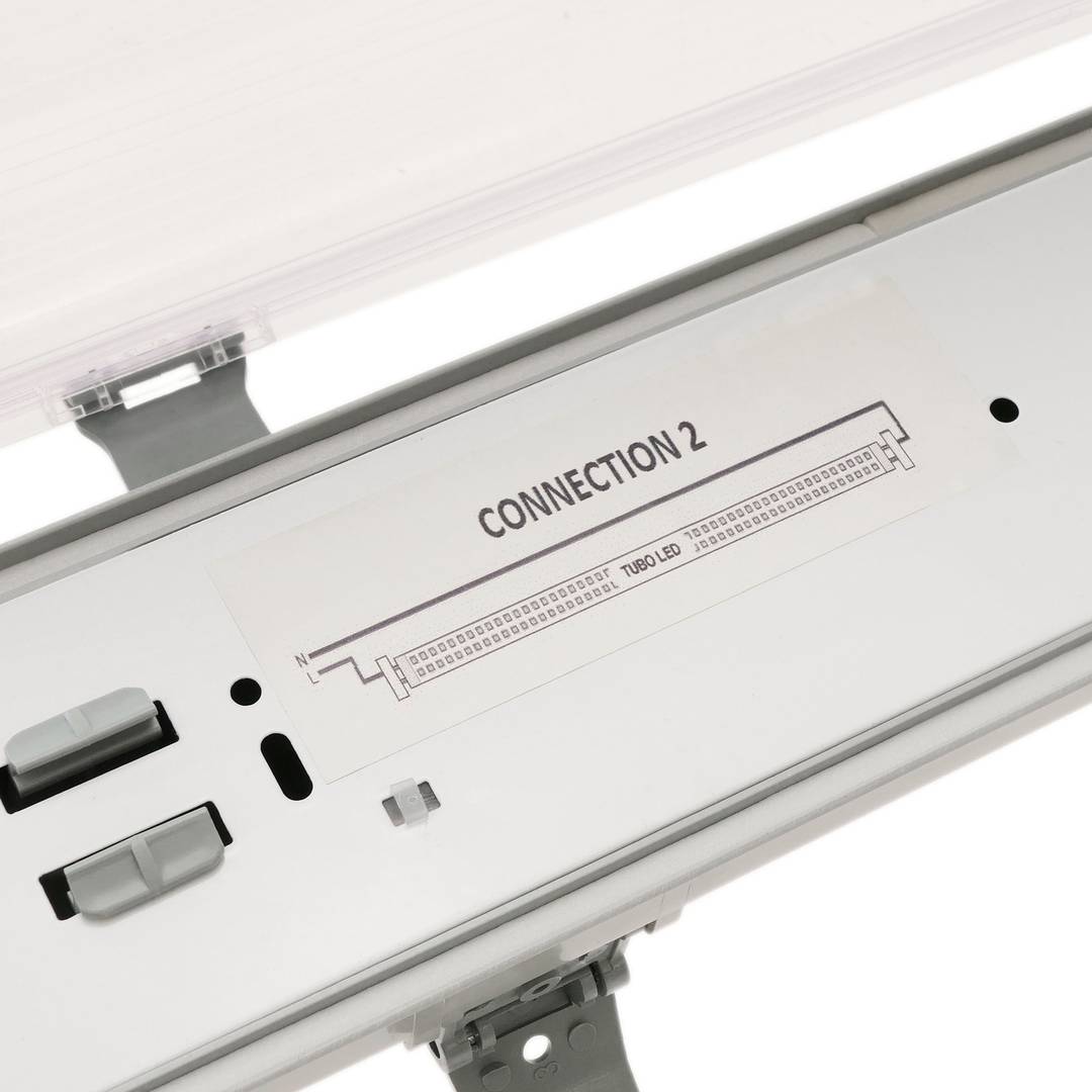 Wasserdichte Abschirmung für LED-Röhre 1 x 1500 mm mit zweiseitigem Anschluss IP65 T8 G13