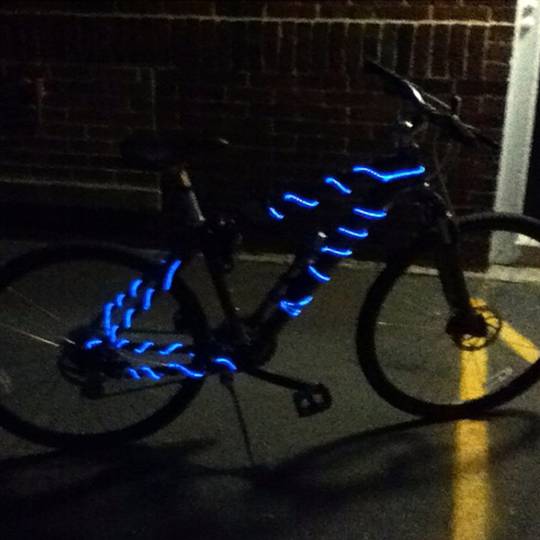 Blauwe elektroluminescerende kabel van 2,3 mm in een spoel van 25 m