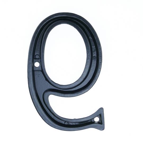 Número 9 en metal negro de 95mm con tornillería para rotulación