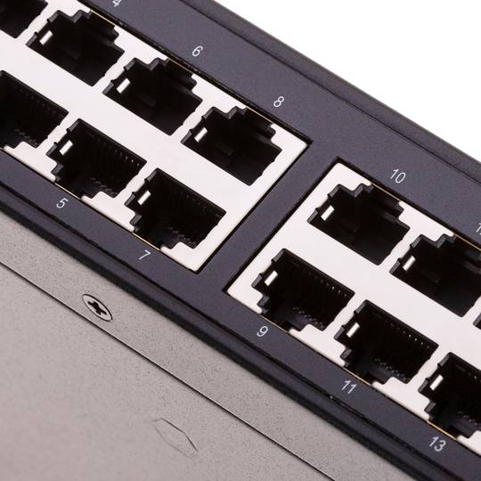 PoE Inyector Hub IEEE802.3af 10/100 Mbps 16-Port Rack 19