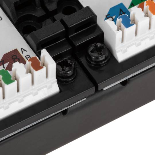 Panneau de brassage 48 RJ45 Cat.5e UTP 2U noir