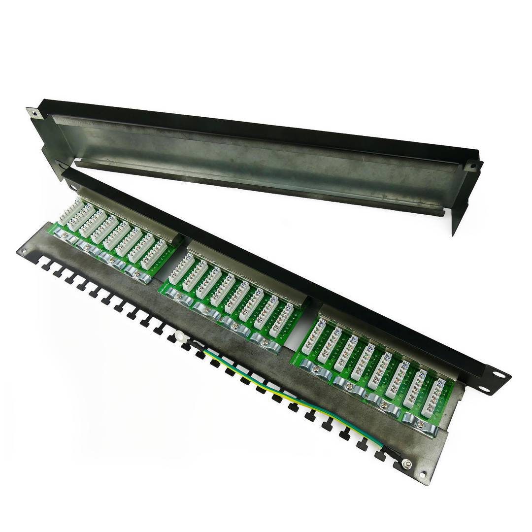 Patch panel 1U 24 RJ45 Cat.5e FTP black