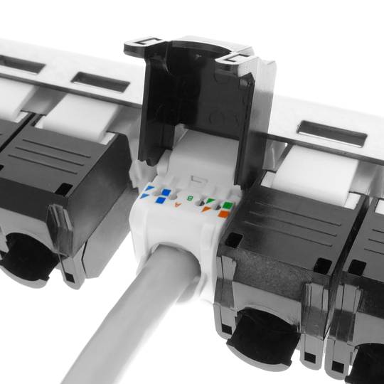 Patch panel 24 RJ45 Cat.6 UTP 0.5U metal with comb for cable management