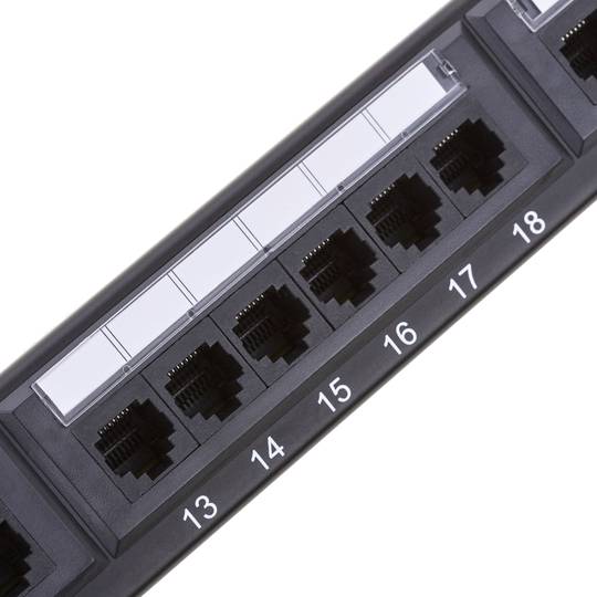 Panneau de brassage Patch panel 24 x RJ45 UTP cat.6 1Gb Ethernet