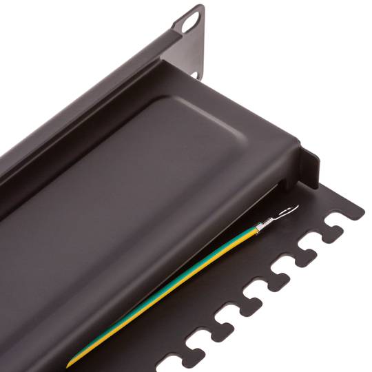 Patch panel rack 24 RJ45 Cat.6A FTP 1U preto com pente para gerenciamento de cabos