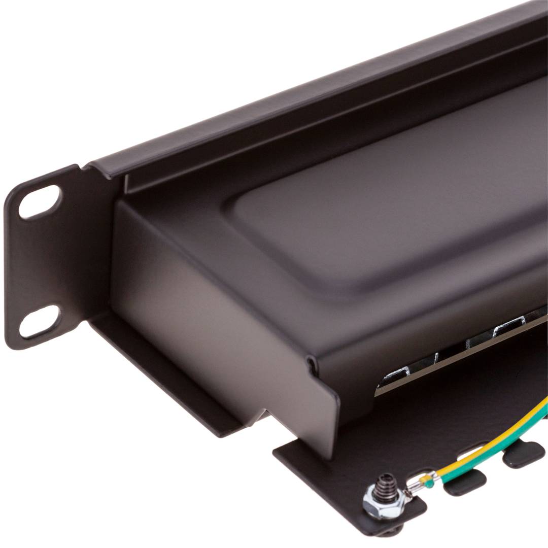 Patch panel rack 24 RJ45 Cat.6A FTP 1U preto com pente para gerenciamento de cabos