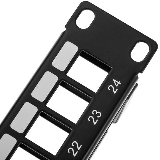 Patch panell configurable per a keystone 19