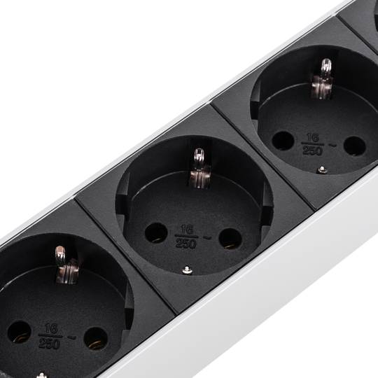 Regleta d'endolls per armari rack 19