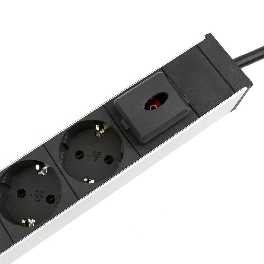 Multipresa per rack 19'' di 12 prese con interruttore RackMatic