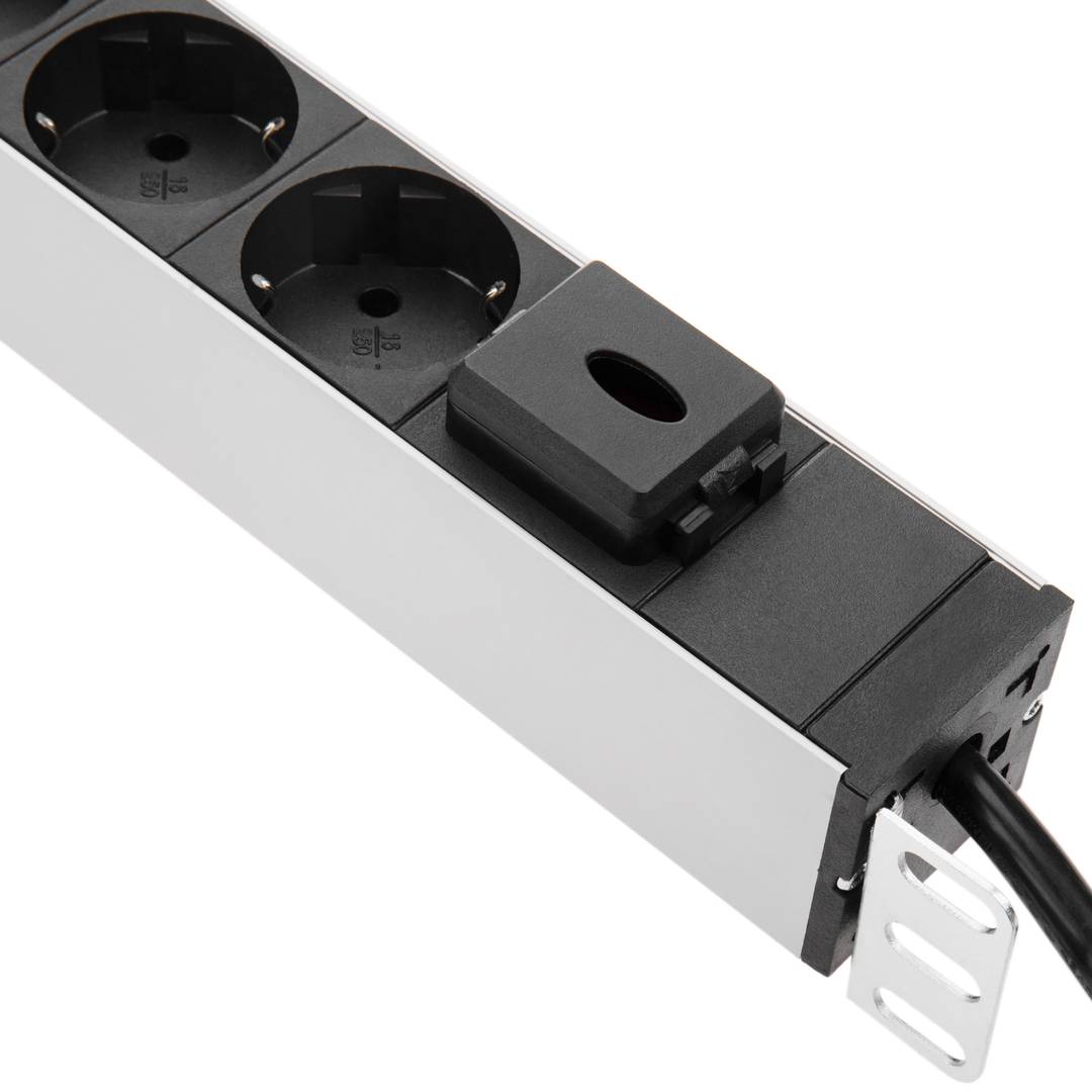 Bloc multiprise PVC pour armoire rack 10 1U avec 3 prises Schuko noires et  interrupteur - Cablematic