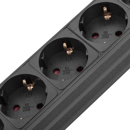 Multiprise 6 prises pour rack 19'' avec parafoudre RackMatic
