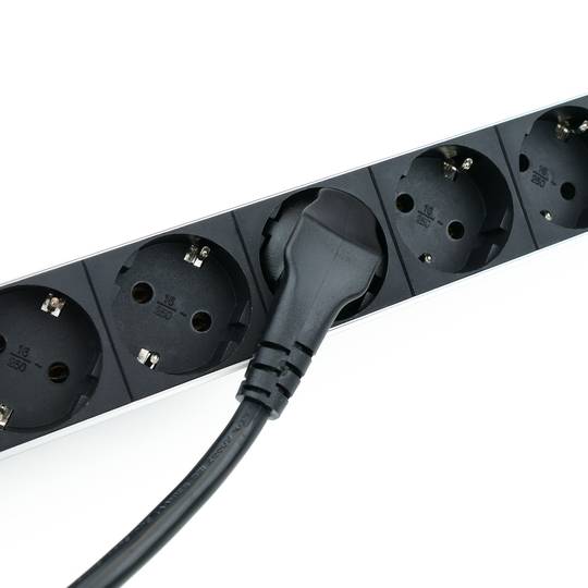 Bloco para rack 19'' de 12 tomadas com protecção RackMatic