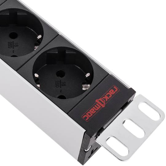Multipresa per rack 19'' di 6 prese con magnetotermico RackMatic