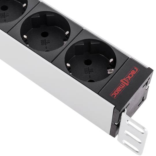 Multipresa per rack 19'' di 6 prese con magnetotermico RackMatic
