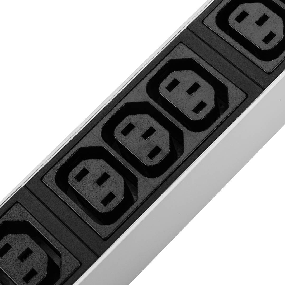 Multipresa per rack 19'' di 12 prese C13 RackMatic