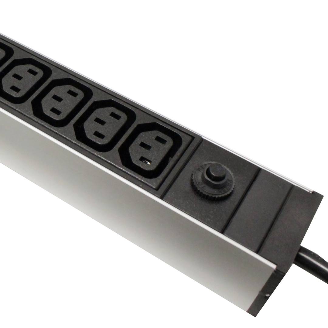 Steckdosenleiste für 19'' rack 12 C13 fach mit 2 elektrische drähte von RackMatic