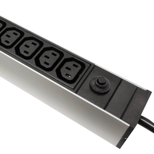 Steckdosenleiste für 19'' rack 12 C13 fach mit 2 elektrische drähte von RackMatic