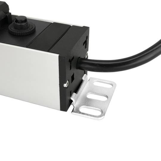 Regleta d'endolls rack 19'' de 18 C13 amb interruptor i 2 cables de RackMatic