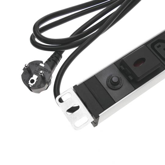 Regleta d'endolls rack 19'' de 24 C13 amb interruptor i 2 cables de RackMatic