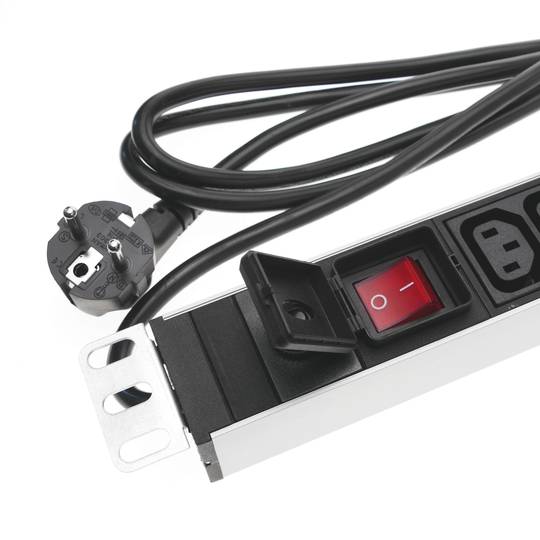 Regleta d'endolls rack 19'' de 24 C13 amb interruptor i 2 cables de RackMatic