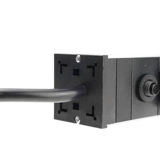 Regleta d'endolls rack 19'' de 24 C13 amb interruptor i 2 cables de RackMatic
