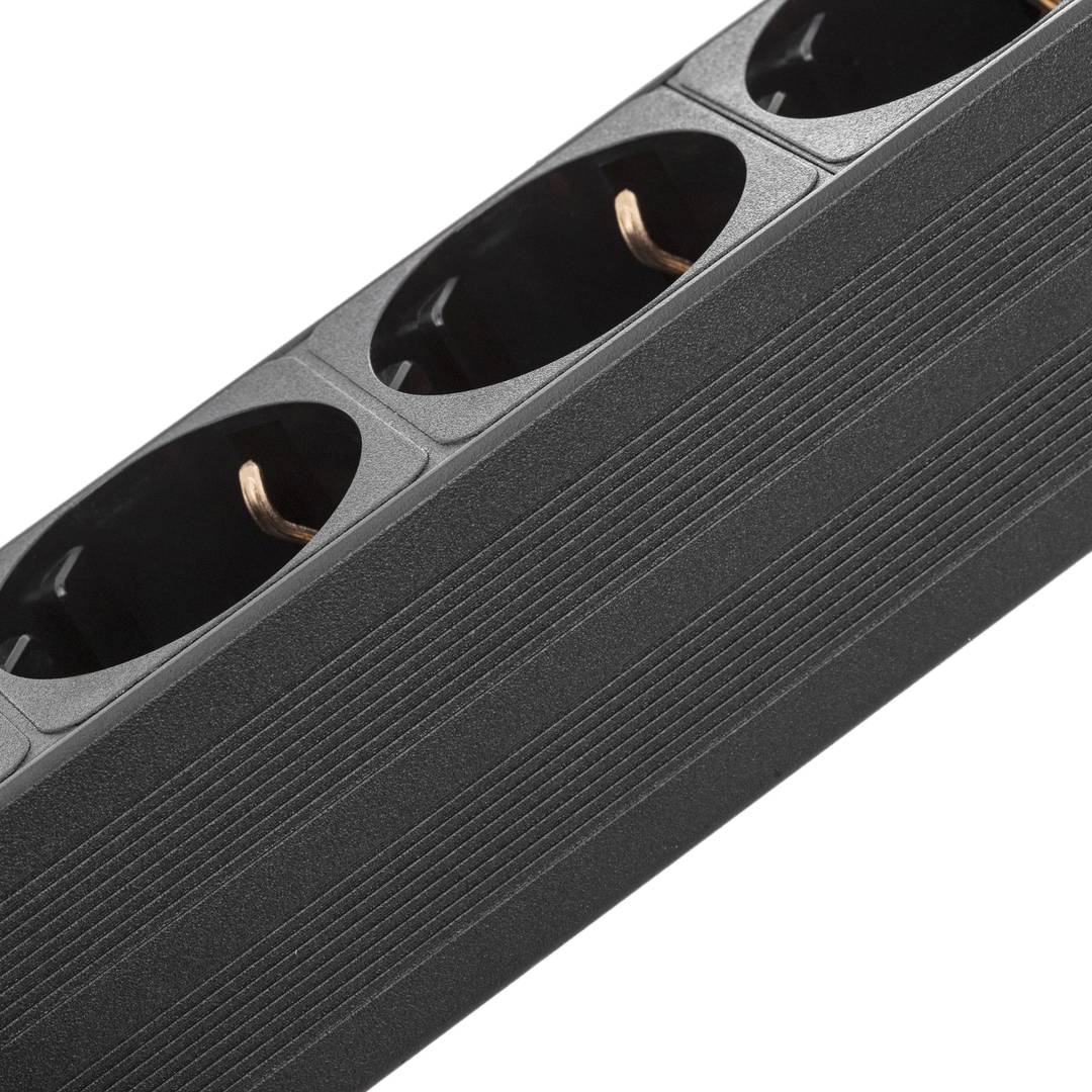 PDU strip 7 way for server rack 19'' with switch