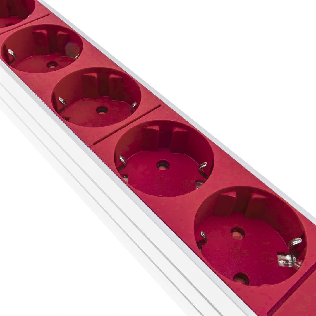Regleta d'endolls vermells per armari rack 19
