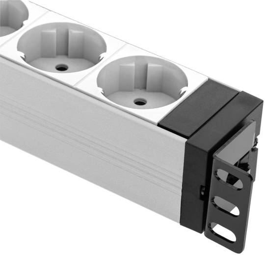 Listwa aluminiowa z 9 białymi wtykami typu Schuko do szafy rack 19” 1U