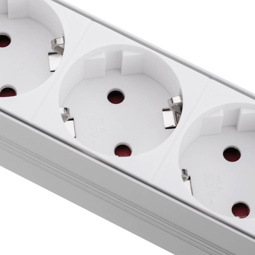 Regleta d'endolls d'alumini per a armari rack 19” 1U amb 8 Schuko blancs i interruptor