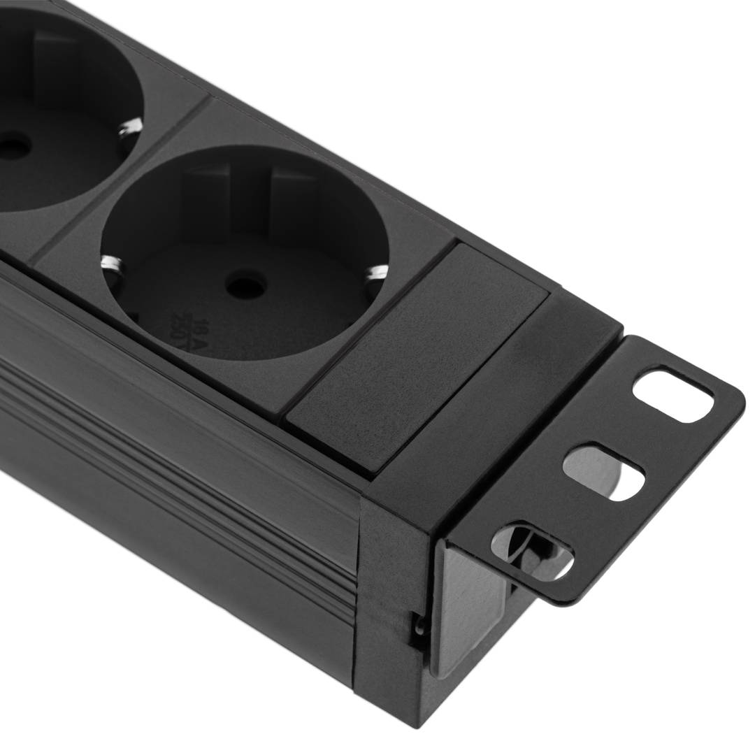 PVC strip met 9 Schuko type stopcontacten en zwarte behuizing voor 19” 1U rack kast