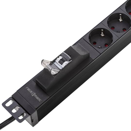 Multipresa in PVC per armadio rack 19” 1U con 6 Schuko e custodia nera e interruttore tipo B