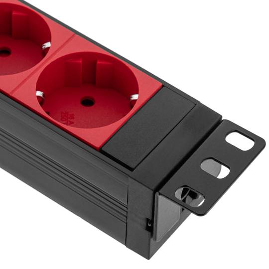 PVC-Steckdosenleiste für 19-Zoll-1HE-Rack Schrank mit 8 Schuko-Schaltern in schwarzem Gehäuse und C14-Anschluss